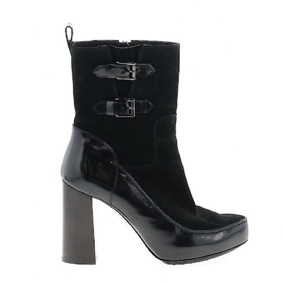Tod’s Black Leather Buckle Detail Heel Ankle Boots - Picture 7 of 9